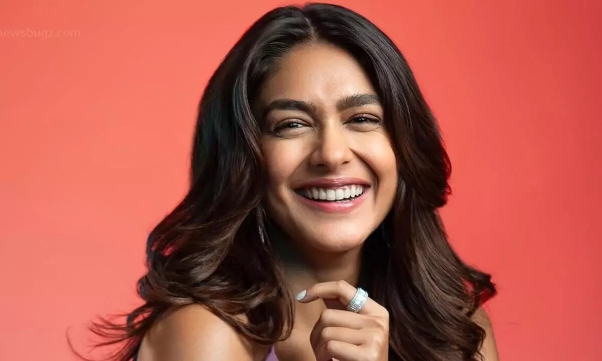  Mrunal Thakur