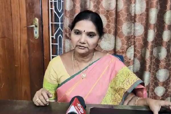 Kandru Kamala threatens YSRCP