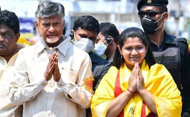 Kesineni Swetha quits TDP