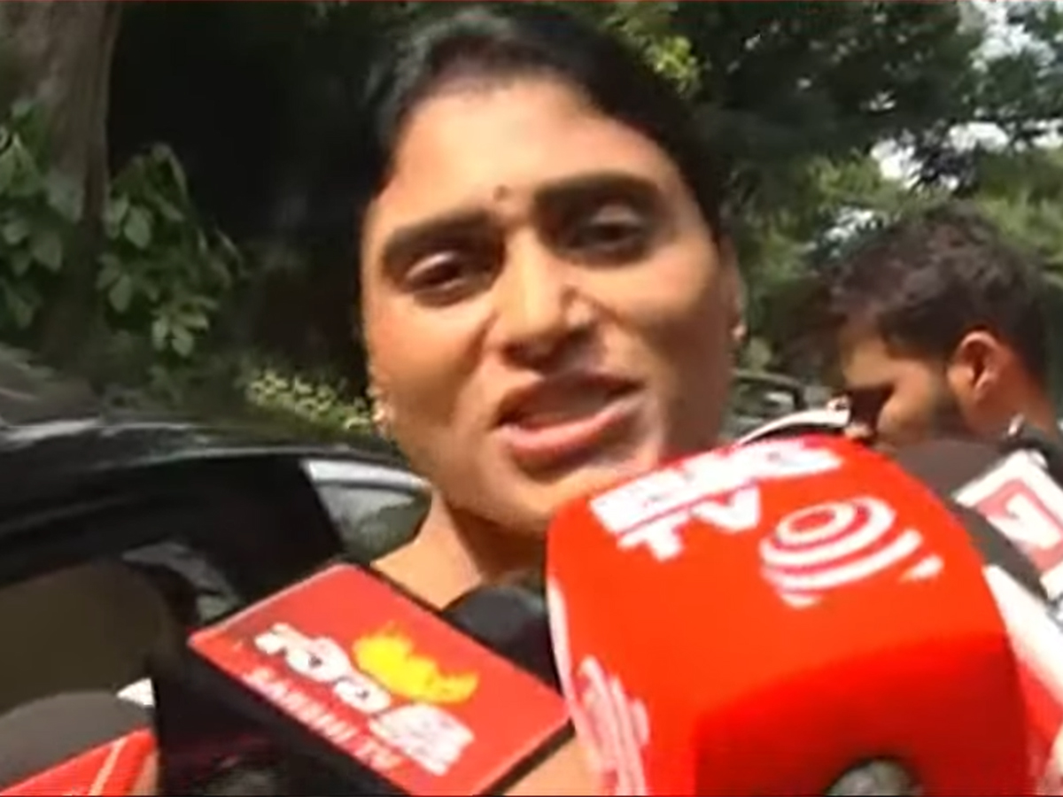 YS Sharmila reacts to AP Congress rumors